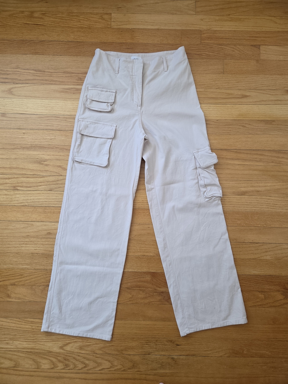 Aritzia Wilfred Free Cargo pants Cream Straight leg size 6
